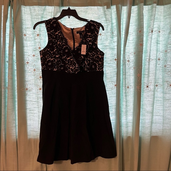 Cream lace knee length fit and flare cocktail dress. Perfect for weddings, etc. - Picture 5 of 5